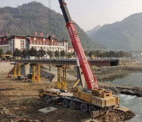 安康吊车出租，平利人行便桥吊装施工