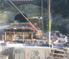 安康鸿泰吊车出租｜西渝高铁现浇梁吊装施工案例