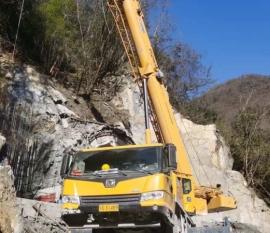 安康鸿泰吊车出租｜西渝高铁大巴山隧道通风洞口抗滑桩施工案例